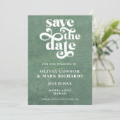 Rustikale Hochzeit grüner Retro-Typografie Save The Date (Stehend Vorderseite)