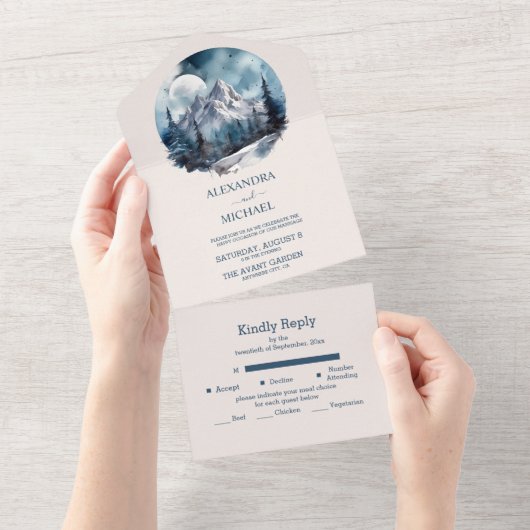 Rustikale Hochzeit im Gebirgswald All In One Einladung (Abreißen)