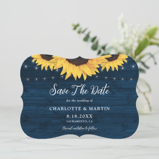 Rustikale Hochzeit mit blauem Holz und Sonnenblume Save The Date (Stehend Vorderseite)