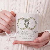 Rustikale Hochzeit mit Blumenkranz Tasse