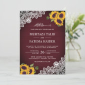 Rustikale Hochzeit von Burgundy Wood Lace Sunflowe Einladung (Stehend Vorderseite)