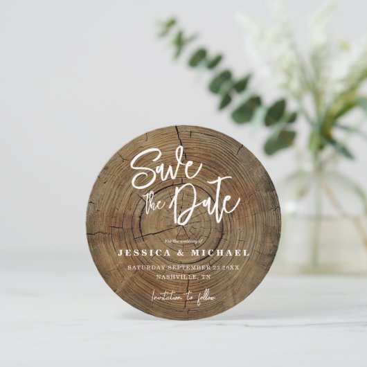 Rustikale Hochzeit von Holzkörnern Save The Date (Stehend Vorderseite)