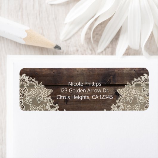 Rustikale Hochzeitsfeier mit Holz und Spitzen (Insitu)