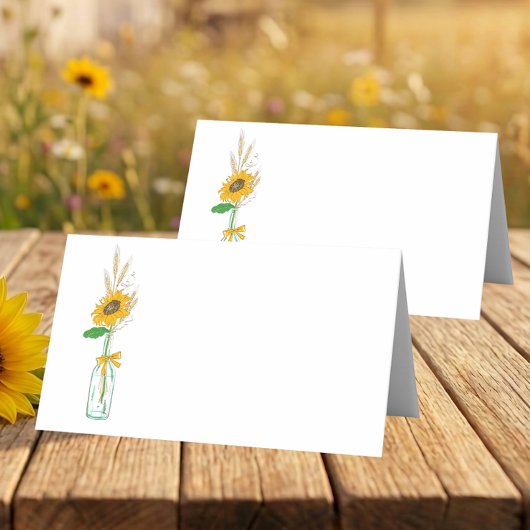 Rustikale Hochzeitsfeier mit Sonnenblumen Platzkarte