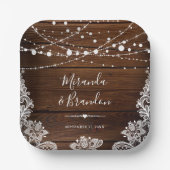 Rustikale Holz-Hochzeit mit Lichterketten und Spit Pappteller (Vorderseite)