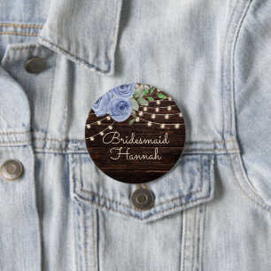 Rustikale Holz-Lichterkette Blaue Blumen Brautjung Button
