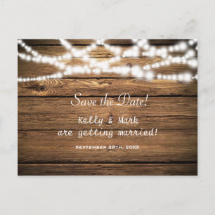 Rustikale Holz- & Lichterketten Save The Date Post Ankündigungspostkarte