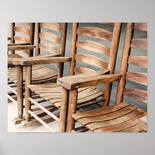 Rustikale Holz-Schaukelstühle Poster (Vorne)