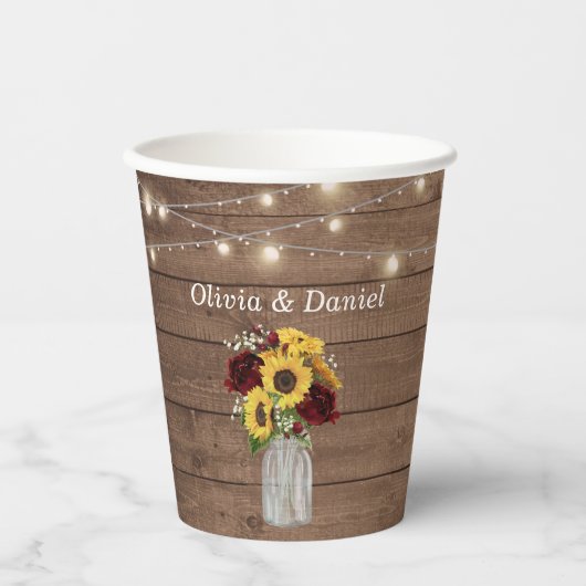 Rustikale Holz-Sonnenblumen-Lichterkette Hochzeit Pappbecher (Vorderseite)