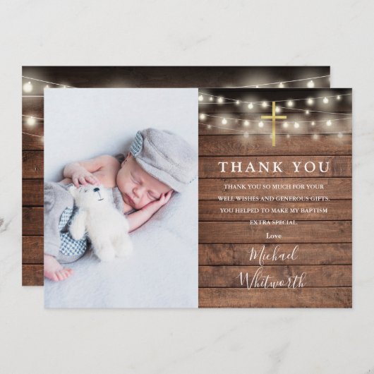 Rustikale Holz-String Lights Foto Taufe Dankeskarte (Vorne/Hinten)