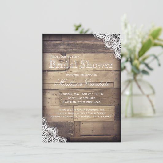 Rustikale Holz-und Spitze-Brautparty-Einladungen Einladung (Stehend Vorderseite)