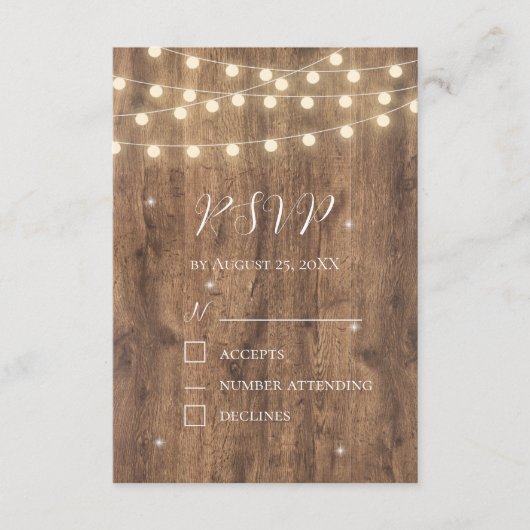Rustikale Holz- und String-Lights RSVP-Karte | Bar Begleitkarte (Vorderseite)