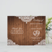 Rustikale Holz- und weiße Spitzen-Hochzeitsprogram (Stehend Vorderseite)