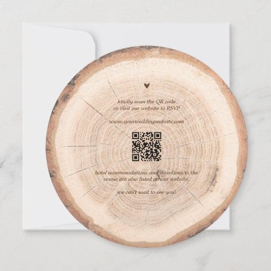 Rustikale Holzbaumgestumpf in einer QR-Hochzeit Einladung (Rückseite)