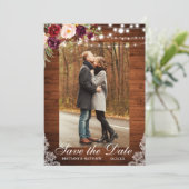 Rustikale Holzblumen leuchten Save the Date (Stehend Vorderseite)