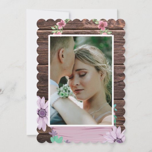 Rustikale Holzblumen-Script und Foto-Hochzeit Einladung (Rückseite)
