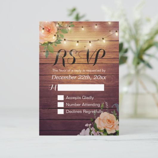 Rustikale Holzblumen-String Light Wedding RSVP Ant (Stehend Vorderseite)