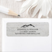 Rustikale Holzbräune und Bräutigam Hochzeit (Insitu)