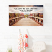 Rustikale Holzbrücke im Land Banner (Insitu)