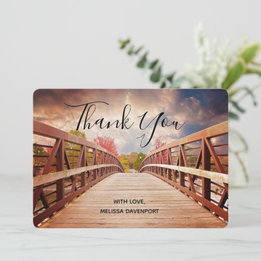 Rustikale Holzbrücke im Land Danke (Stehend Vorderseite)