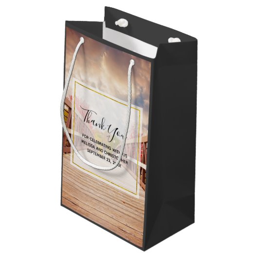 Rustikale Holzbrücke im Land Danke Kleine Geschenktüte (Rückseite Schrägansicht)