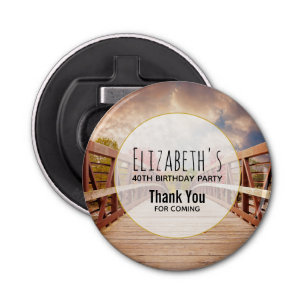 Rustikale Holzbrücke im Land Geburtstag Flaschenöffner