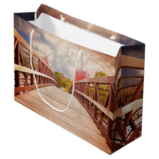 Rustikale Holzbrücke im Land Große Geschenktüte (Vorderseite Schrägansicht)