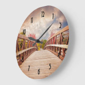 Rustikale Holzbrücke im Land Große Wanduhr (Winkel)