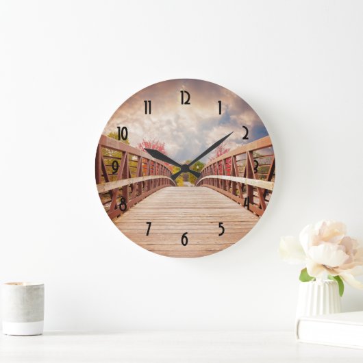 Rustikale Holzbrücke im Land Große Wanduhr (Zuhause)