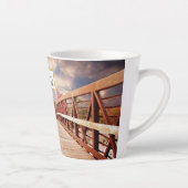 Rustikale Holzbrücke im Land Milchtasse (Rechts)