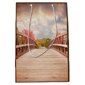 Rustikale Holzbrücke im Land Mittlere Geschenktüte (Vorderseite)