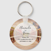 Rustikale Holzbrücke im Land Schlüsselanhänger (Vorderseite)