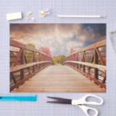 Rustikale Holzbrücke im Land Seidenpapier (Handwerk)