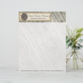 Rustikale hölzerne Knopf-Gewebe-Blume u. schäbige Briefkopf (Stehend Vorderseite)