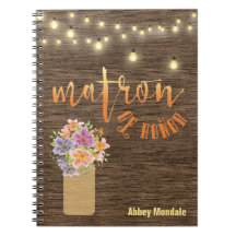 Rustikale hölzerne Schnur beleuchtet