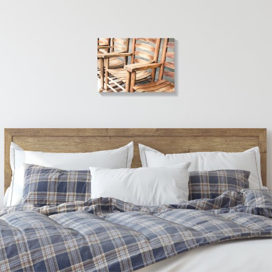 Rustikale Holzgestühle Leinwanddruck (Insitu (Schlafzimmer))