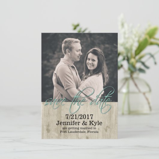 Rustikale Holzhochzeit retten Datum-Ankündigung Einladung (Stehend Vorderseite)