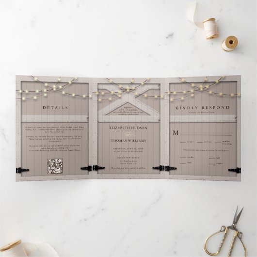 Rustikale Holzkalligraphie Elegantes Foto Hochzeit Dreifach Gefaltete Einladung (Innenseite)