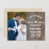 Rustikale Holzkornställe Hochzeit speichern das Da Ankündigungspostkarte (Vorne/Hinten)