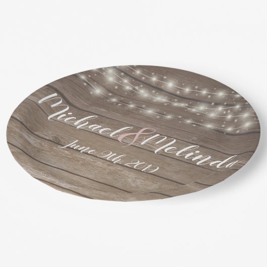 Rustikale Holzleuchten Hochzeit Pappteller (Schrägansicht)