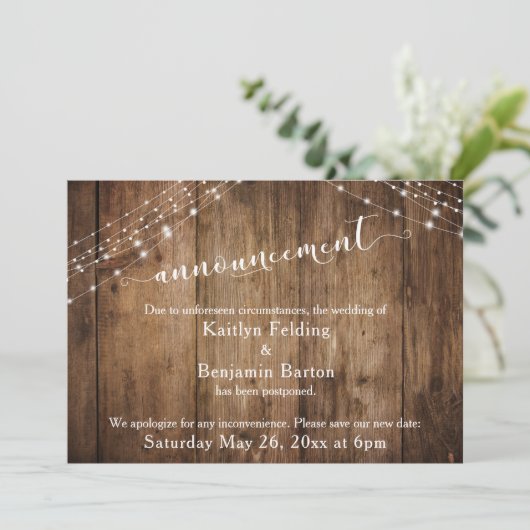 Rustikale Holzleuchten vertagte Hochzeitsankündigu Einladung (Stehend Vorderseite)