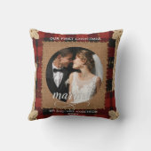 Rustikale Holzplanke Karo Erstes Weihnachten Verhe Kissen (Rückseite)