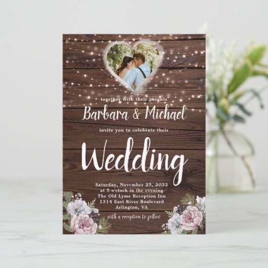 Rustikale Holzsaitenlichter Foto Blumenhochzeit Einladung (Stehend Vorderseite)