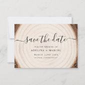 Rustikale Holzscheibe mit QR-Code der Hochzeitsweb Save The Date (Vorderseite)