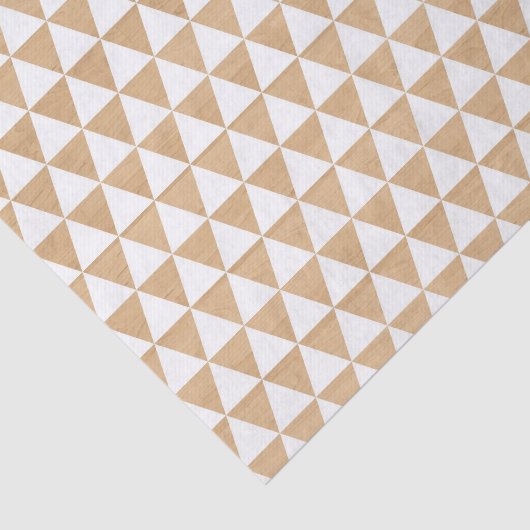 Rustikale Holzstruktur mit weißem Dreiecke-Muster Seidenpapier (Ausschnitt)