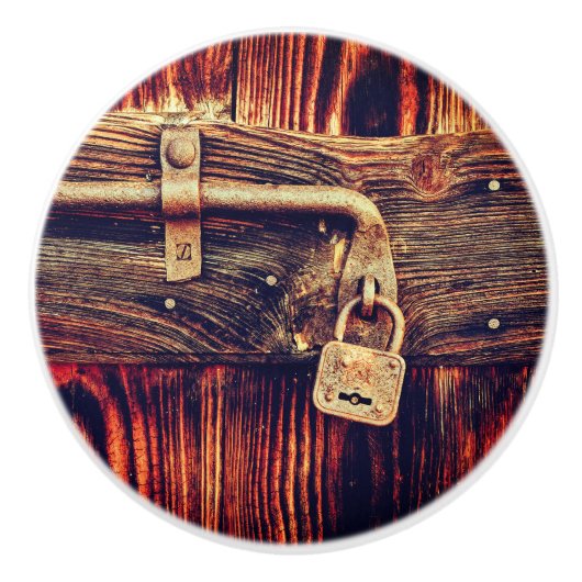 Rustikale Holztür mit antikem Messingschloss Keramikknauf (Vorderseite)