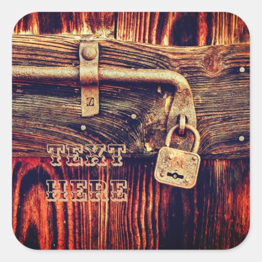 Rustikale Holztür mit antikem Messingverschluss-Au Quadratischer Aufkleber (Vorderseite)