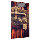 Rustikale Holztür mit antiker Messingschloss-Zwisc Klemmbrett (Rechts)