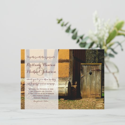 Rustikale Holztüren Herberge Einladung zur Hochzei (Stehend Vorderseite)