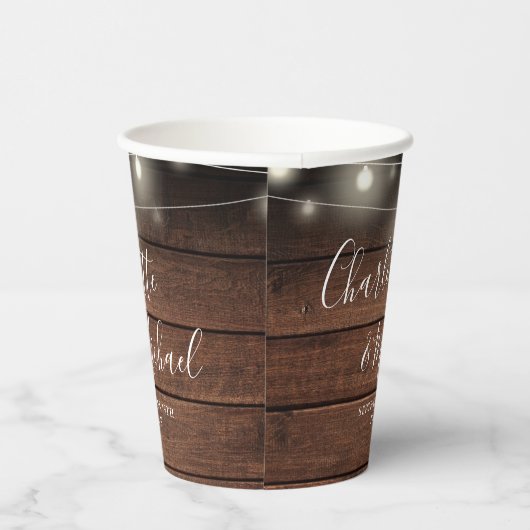 Rustikale Holzzeichenbeleuchtung Signature Script Pappbecher (Rechts)